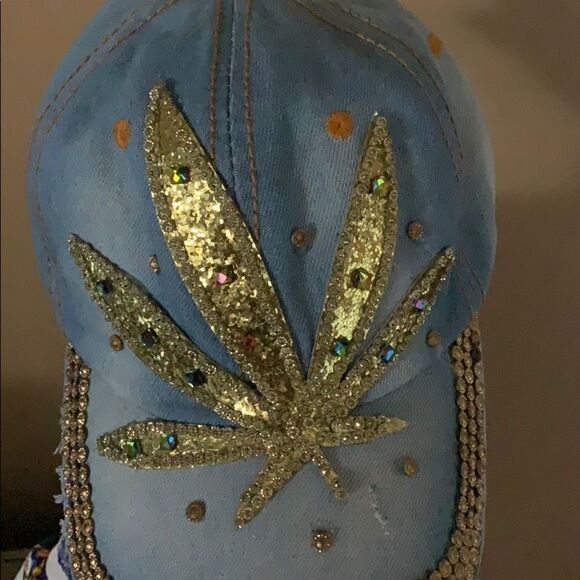 Ganja Hat  - Picture 2 of 4